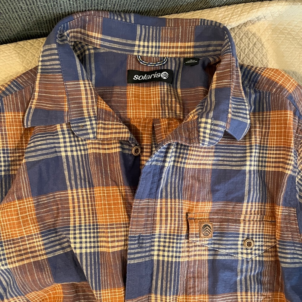 Solaris Men’s Large cotton shirt. Excellent Pre owned condition.